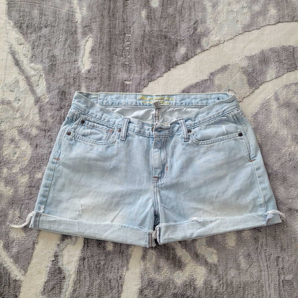 Abercrombie & Fitch Light Blue Denim Roll-Hem Shorts Size 6